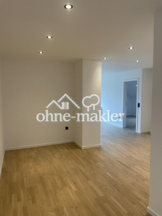 Home-Office-Platz und Flur