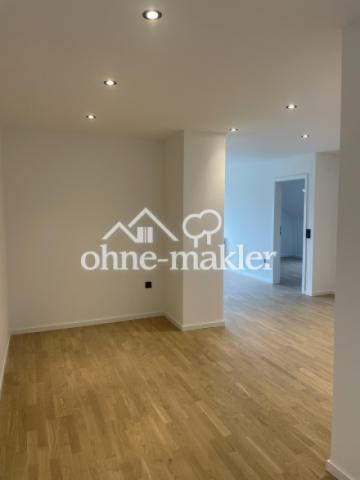 Home-Office-Platz und Flur