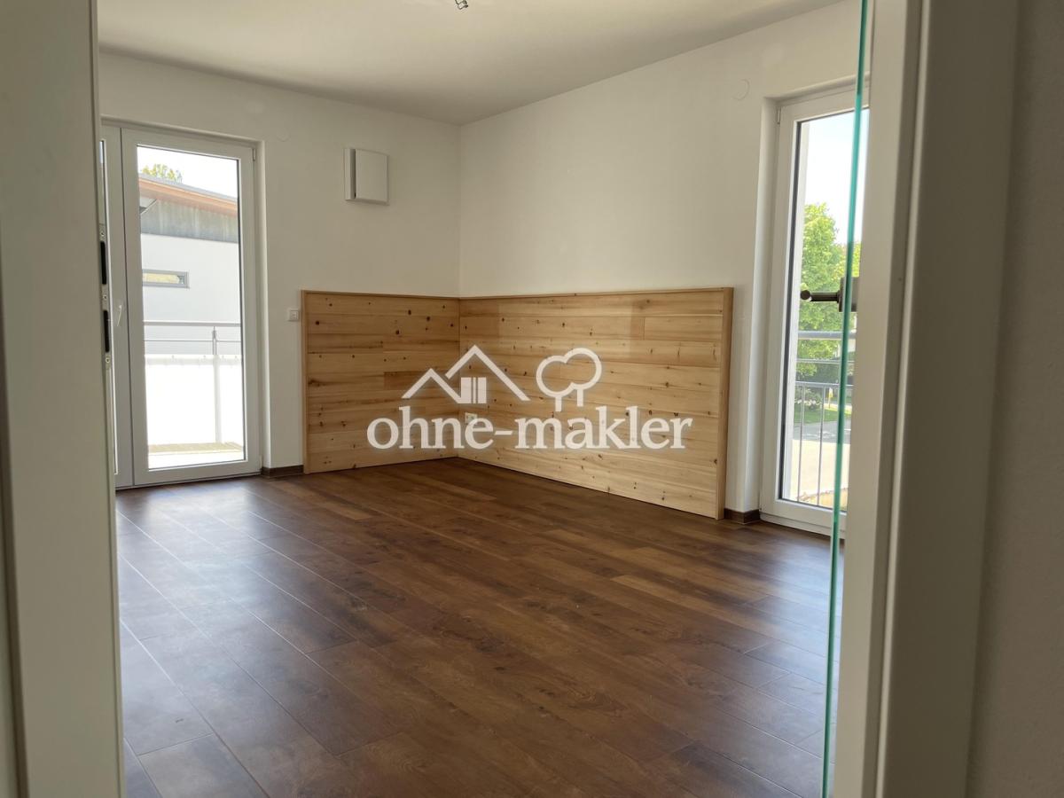 Arbeits-/ Schlafzimmer