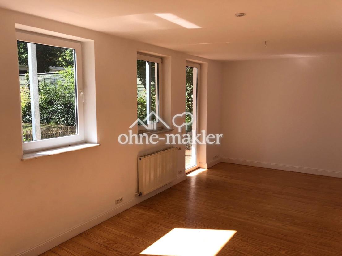 Wohnzimmer mit Terrassentür