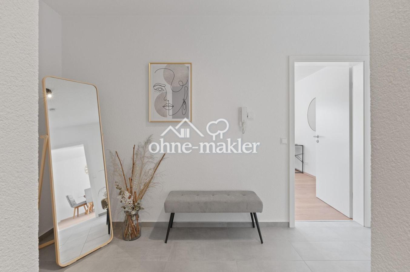 Flur mit Sitzmöglichkeit