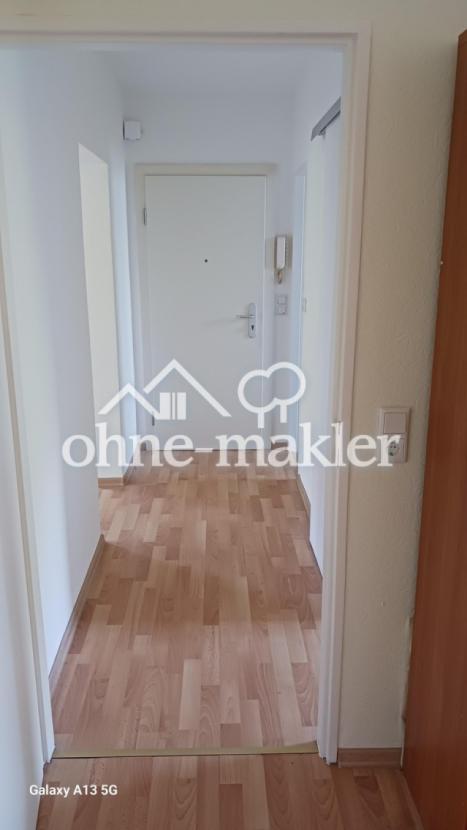 05_Flur_Eingangsbereich mit La