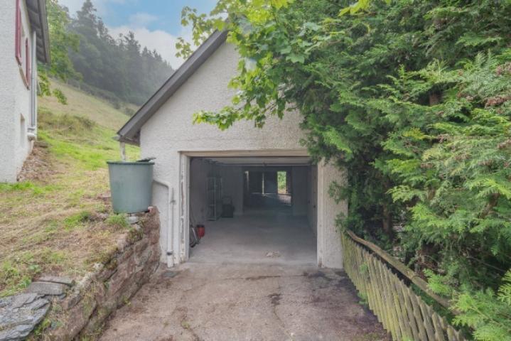 Garage mit Schuppen