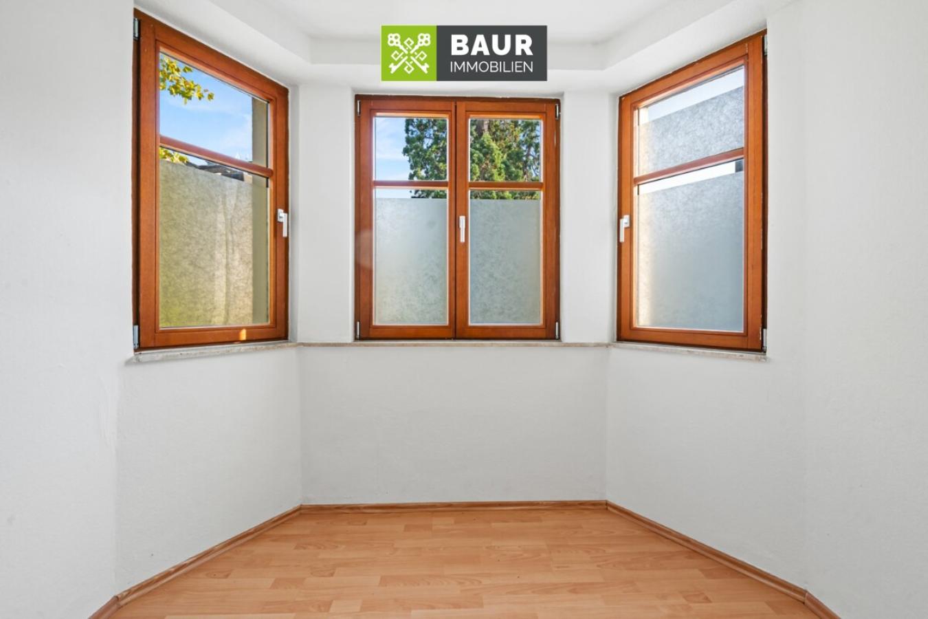 Zimmer_1. OG_Erker_Schlafzimmer