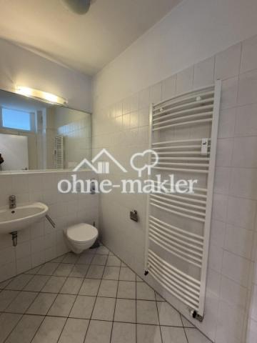 Badezimmer mit Handtuchhalter