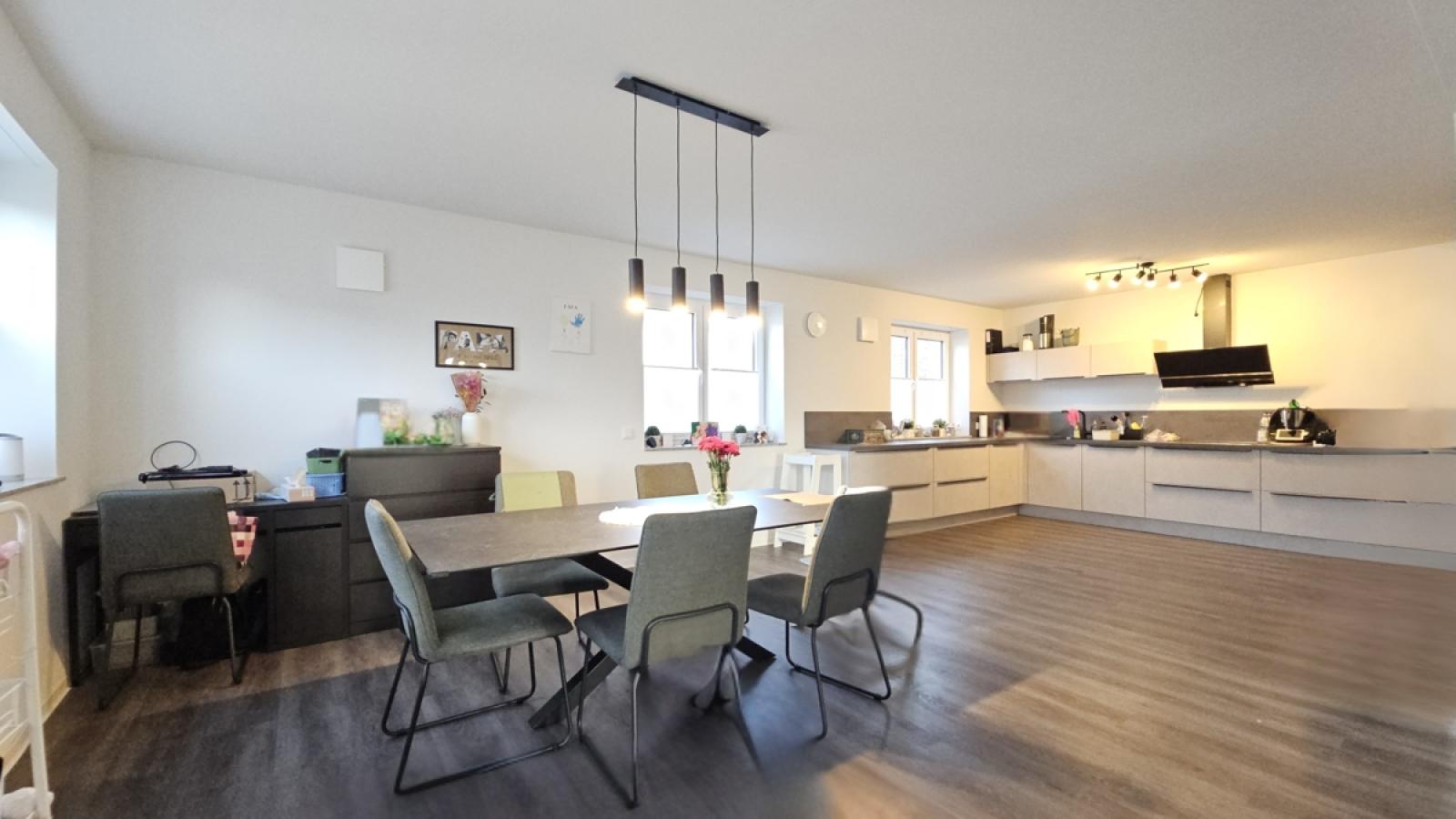 Wohn- Esszimmer für die große Familie