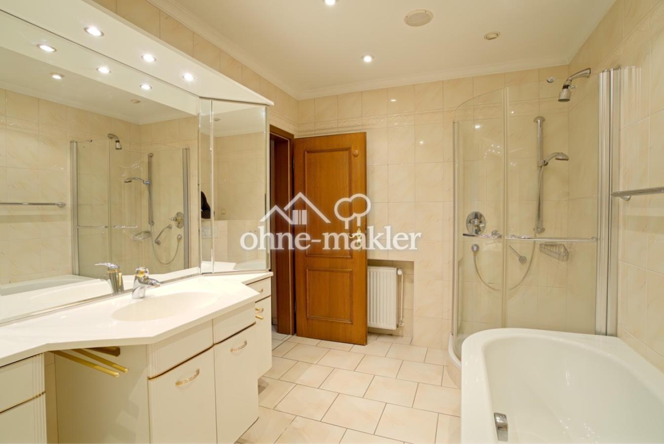 WC, Blick zum Eingang