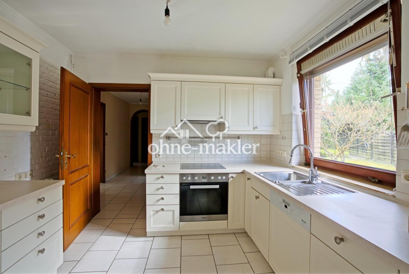 Küche, Blick zum Eingang