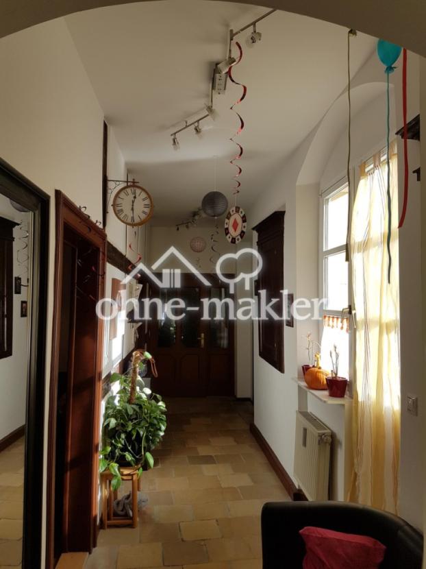 Flur mit Einbauschränken