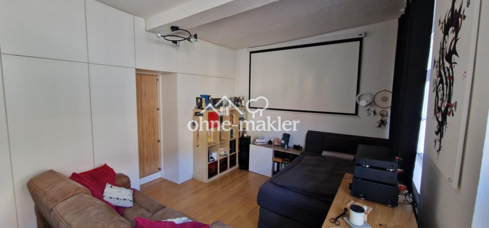 Büro mit Beamersystem