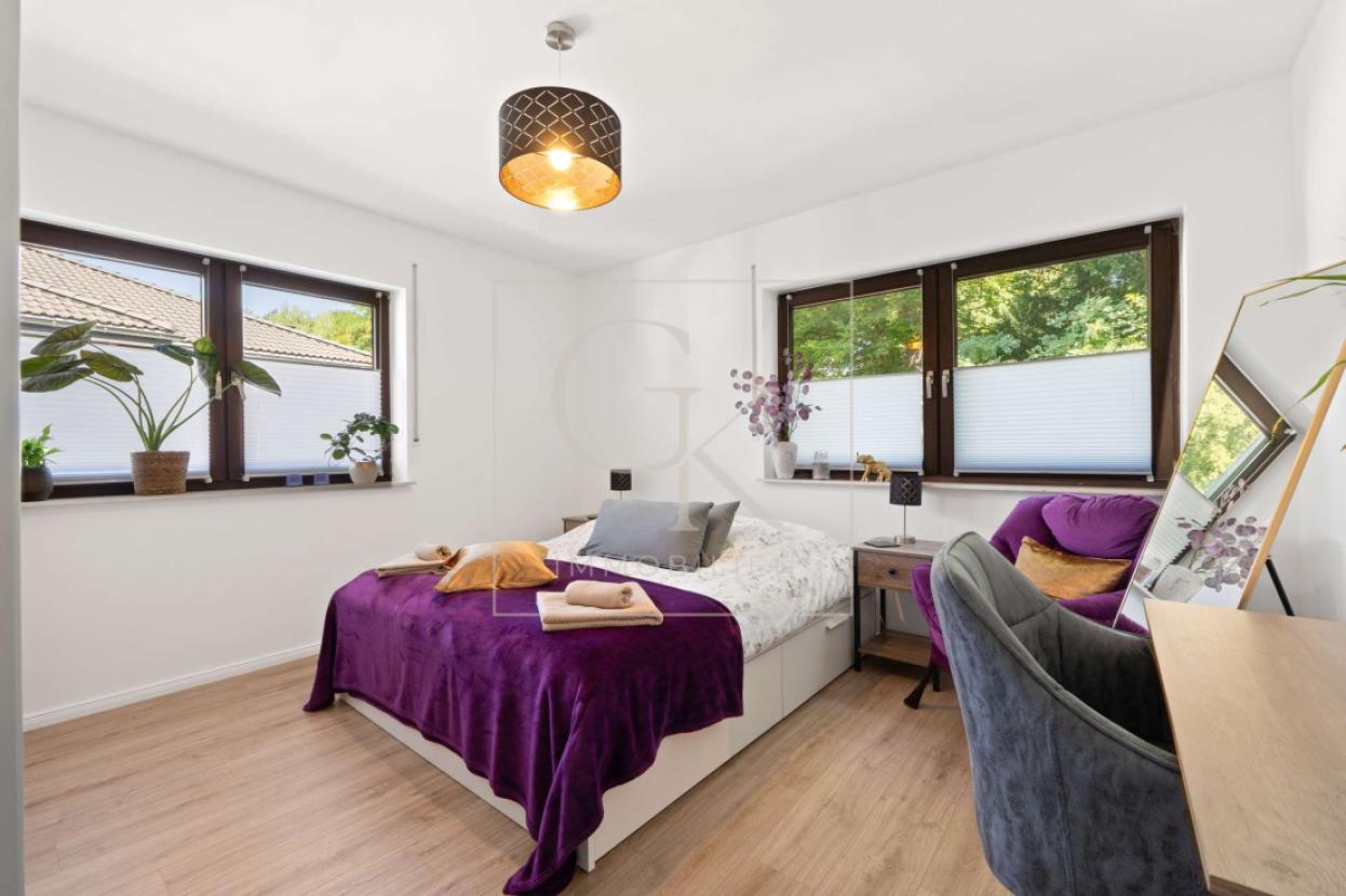 Schlafzimmer OG-Links