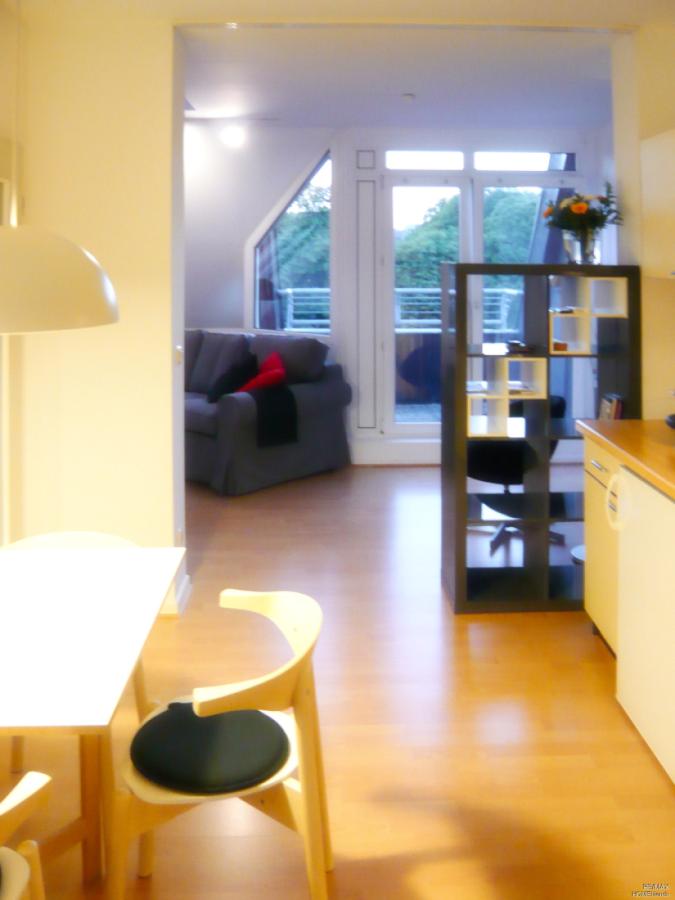 Küche mit Zugang Wohnen und Terrasse