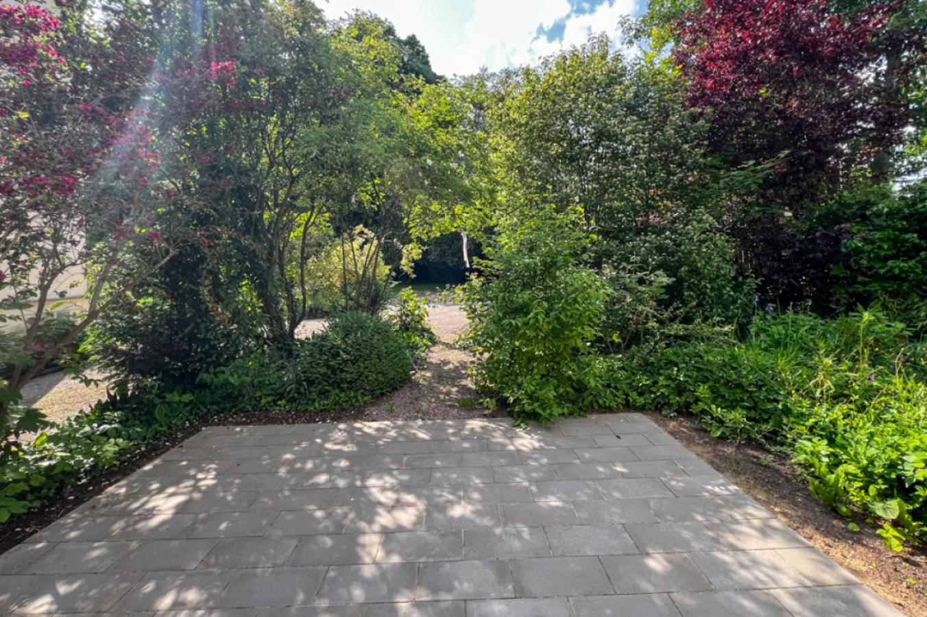 Terrasse im eigenen kleinen Garten