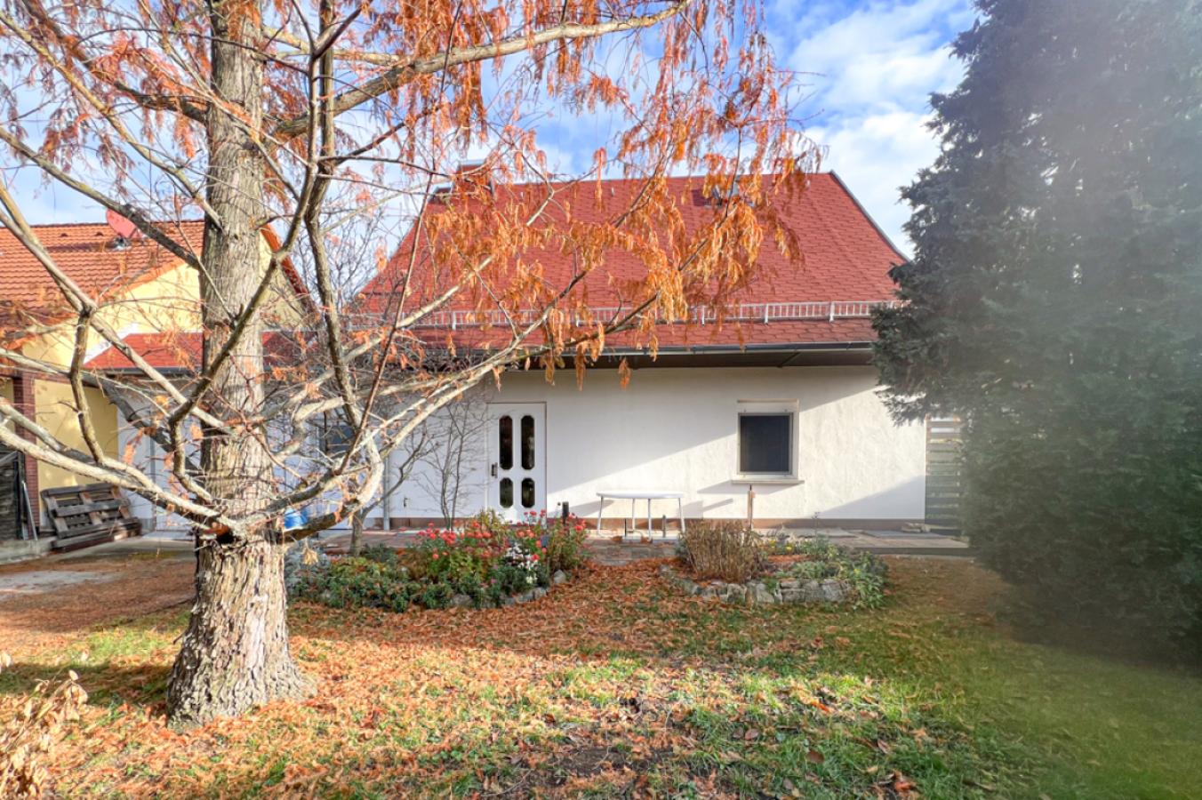 Einfamilienhaus mit hübschen Vorgarten