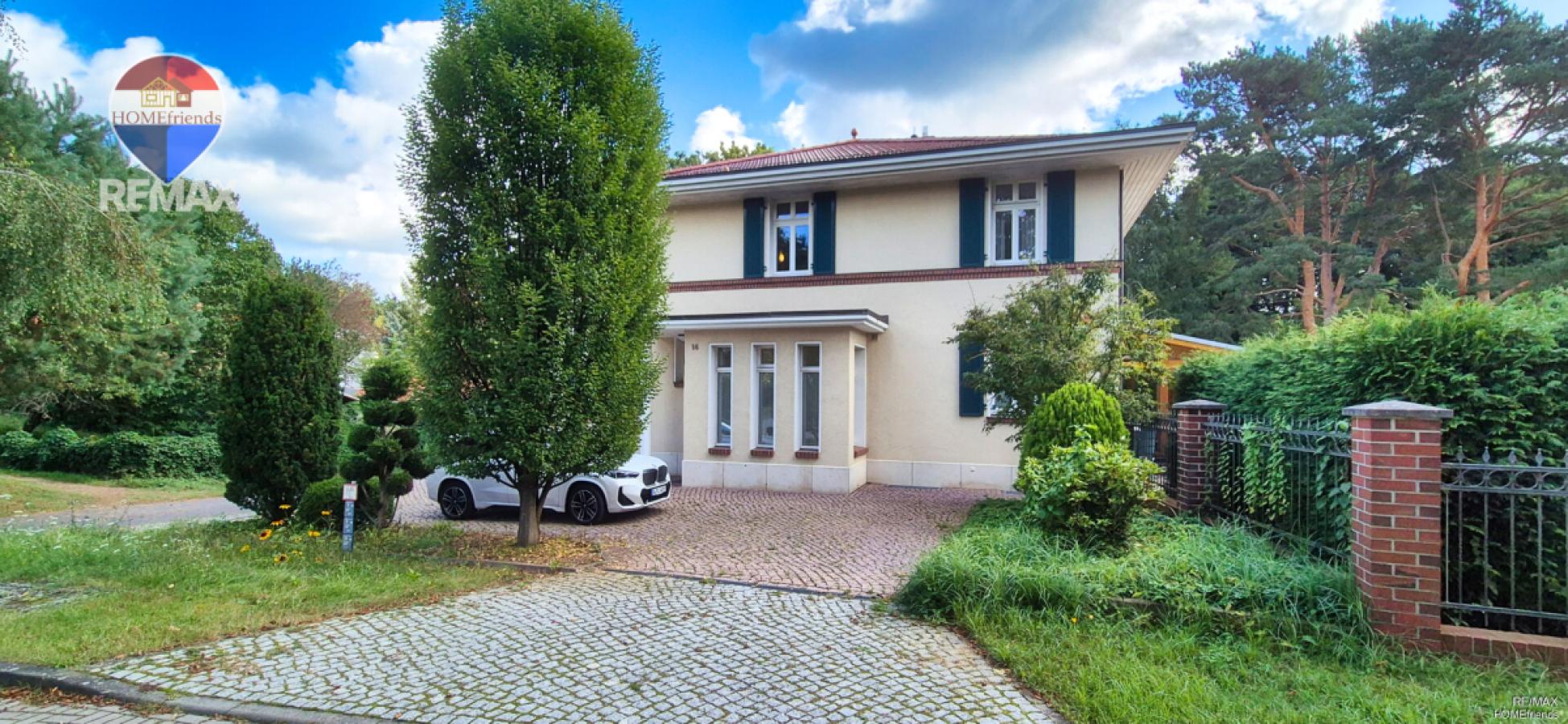 Straßenfront Vorfahrt