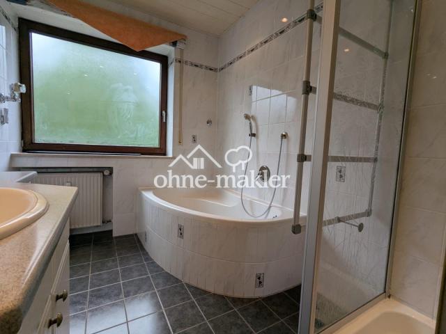 Badezimmer Richtung Fenster