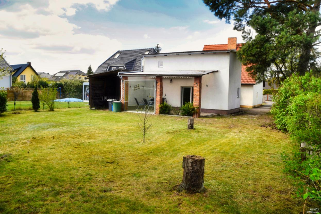 Remise mit Altbestand im vorderen Teil