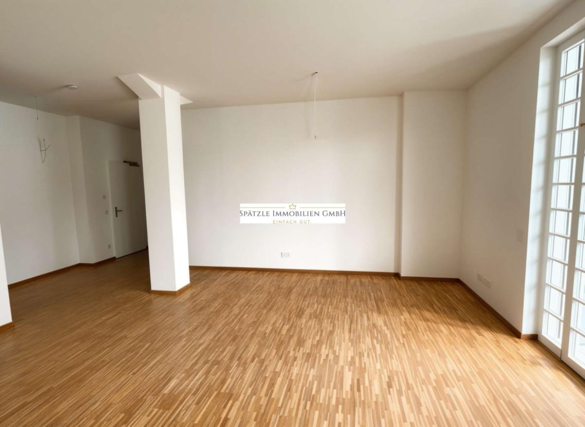 Wohnzimmer mit Küchenbereich - (KI generiert)