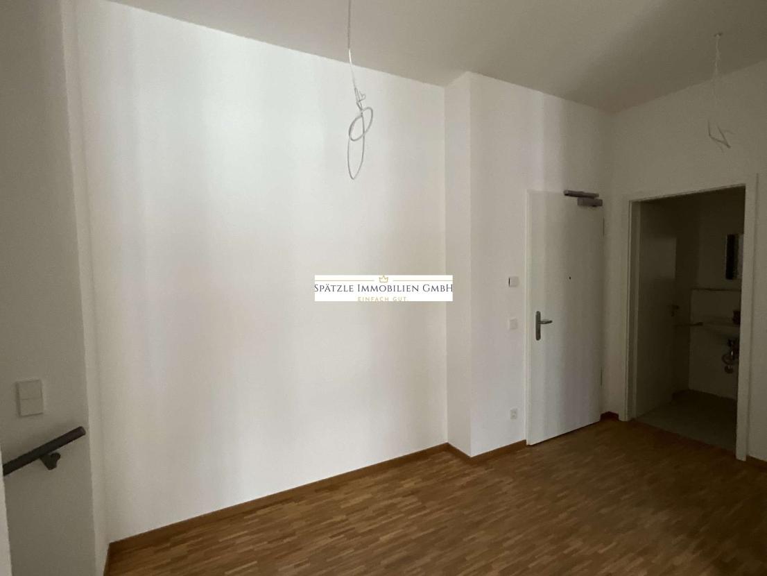 Blick vom Wohnzimmer zum Gäste-WC