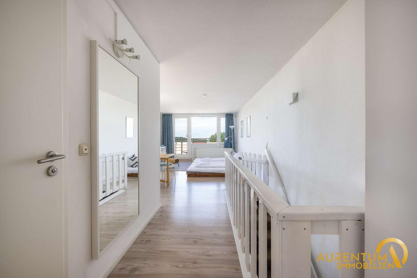 Flur, Blick ins Wohnzimmer