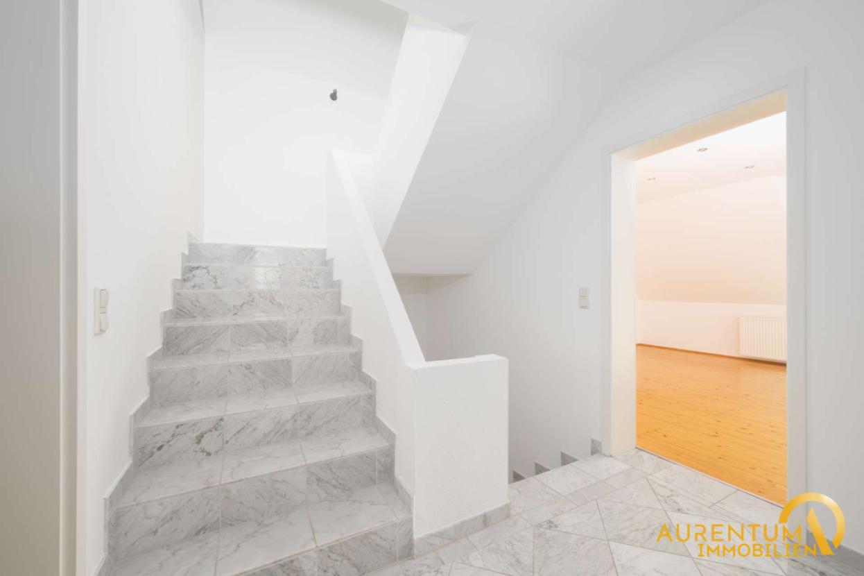 Flur / Treppenaufgang