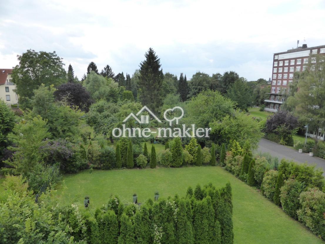 Blick aus 2. (!) OG n. Westen