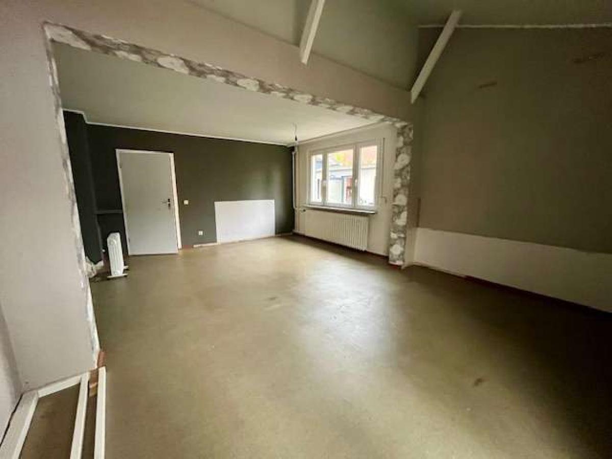 Blick ins Wohnzimmer vom Garten aus