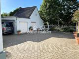Garagenhof und Carport