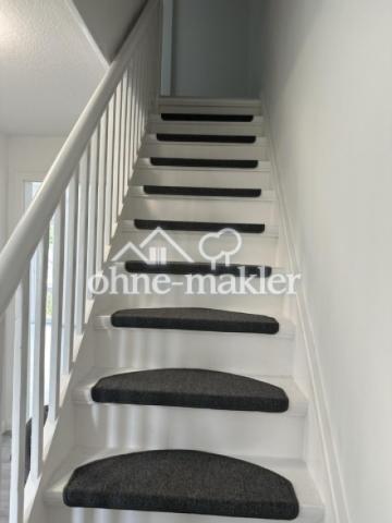 23. Treppe zum Dachgeschoss