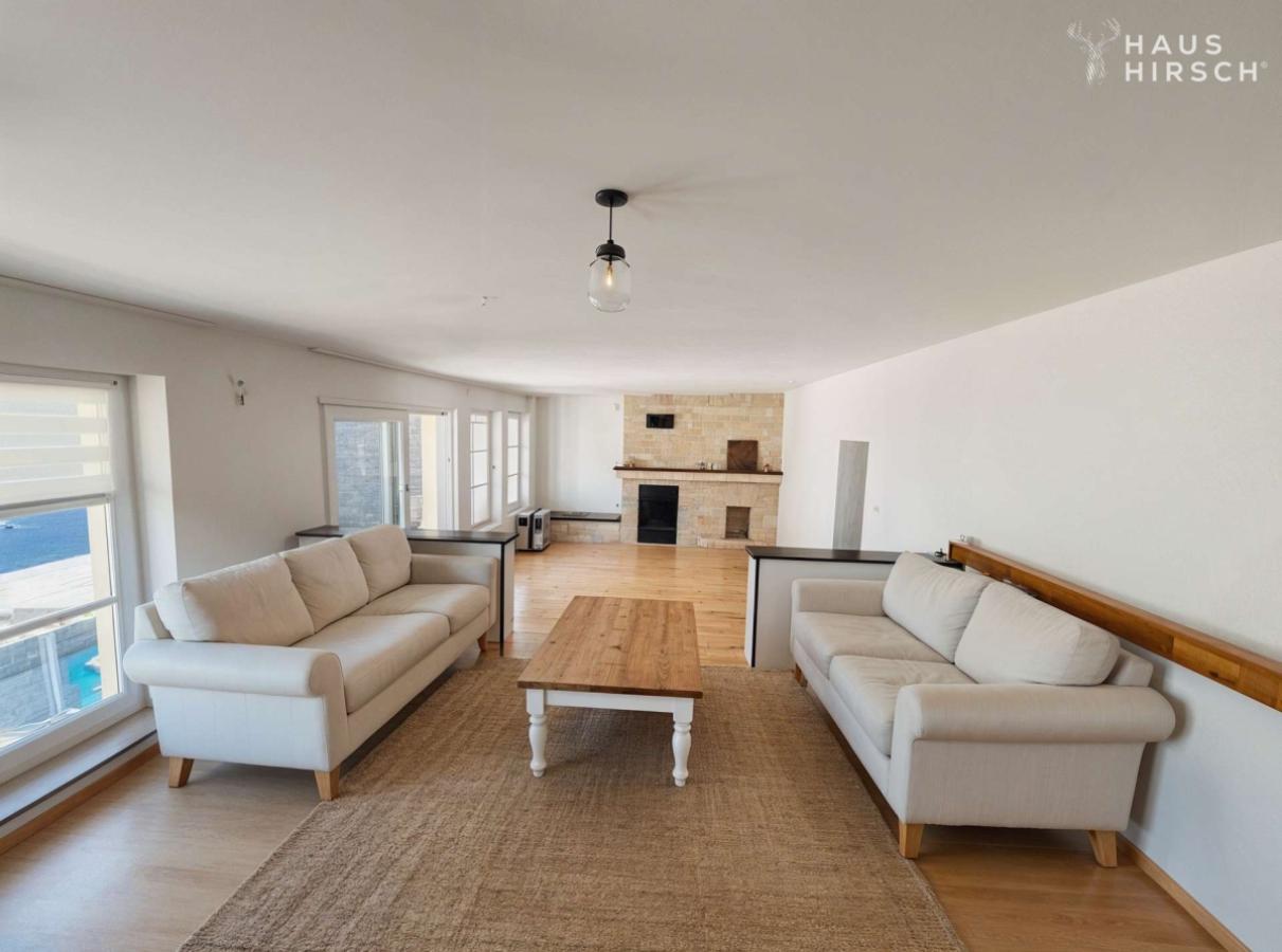 Wohnzimmer 2 (KI generiert)