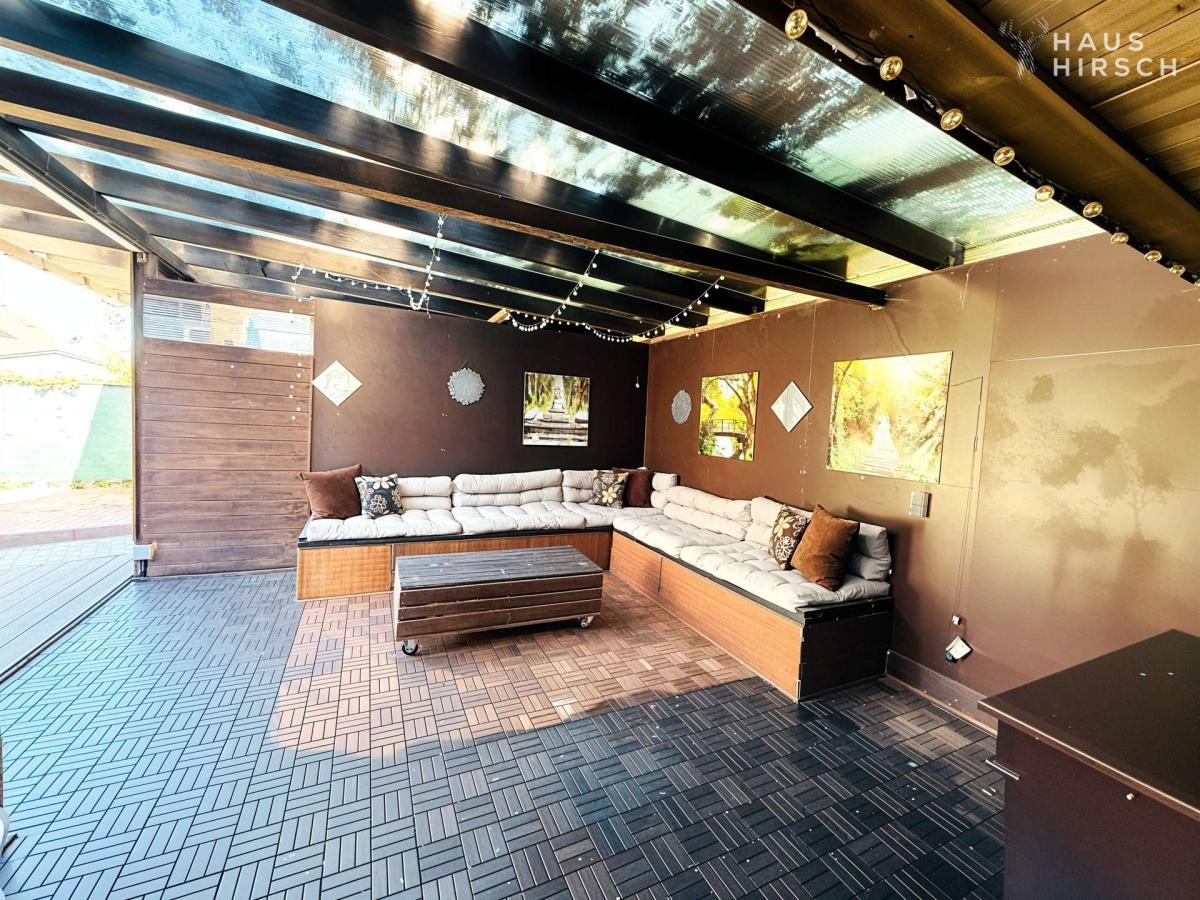 Loungebereich Garten mit Sauna 