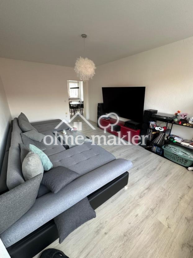 helles u. großes Wohnzimmer