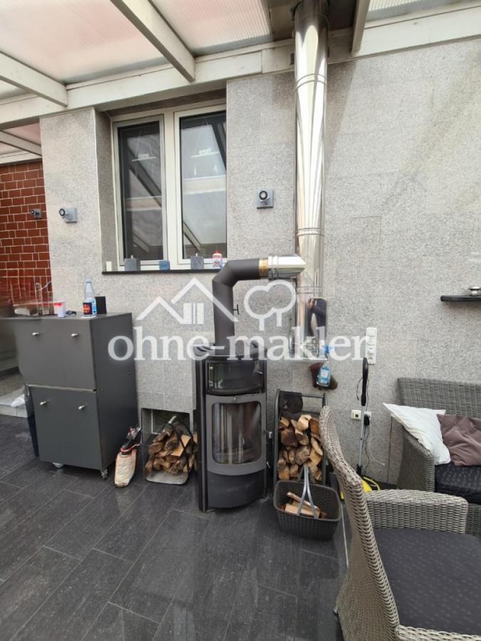 Karmin im Wintergarten