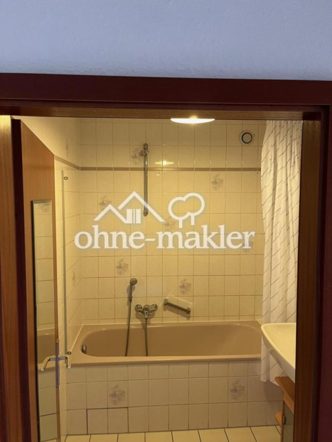 Badewanne m. Duschgarnitur