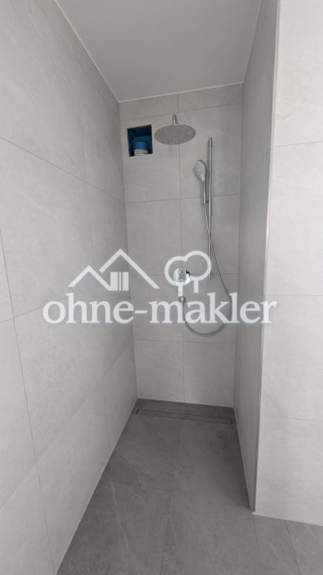 Bad - Duschbereich (real)