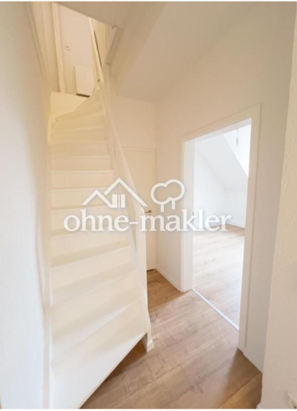 Flur mit Treppenaufgang