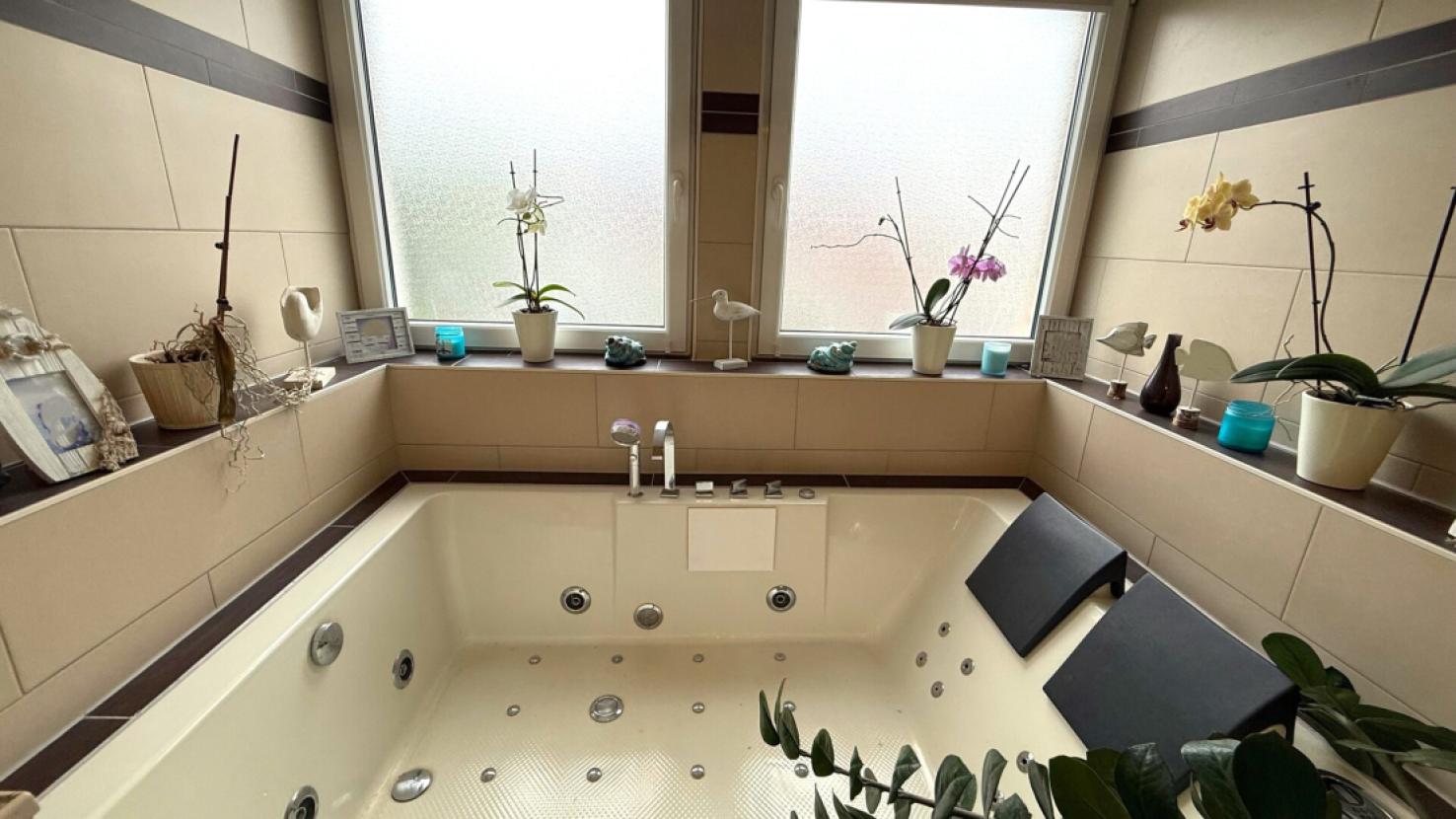 OG Whirpool mit Massagedüsen