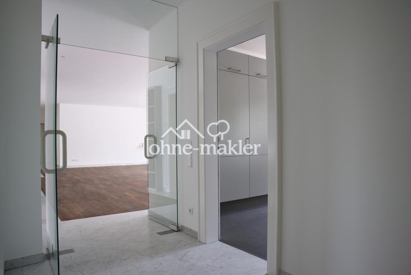 Flur / Wohnen / Küche