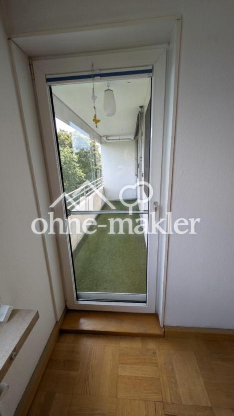 Balkonaustritt vom Wohnzimmer