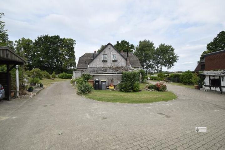 Gebäudeansicht vom Garten aus