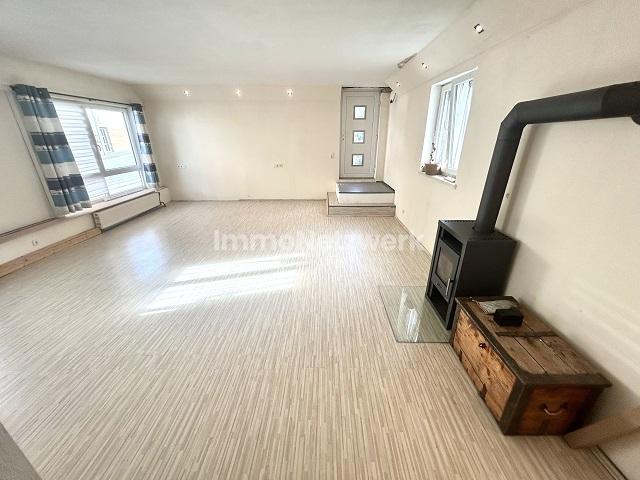 EG Zimmer Ausgang zur Terrasse 2