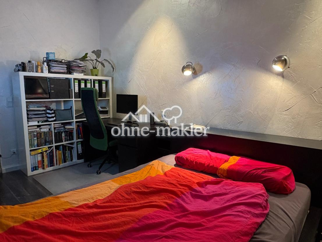 Schlafzimmer + Arbeitsbereich
