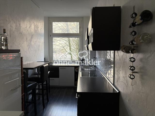 Küche mit Einbauküche