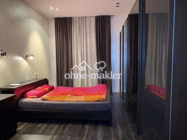 Schlafzimmer + Arbeitsbereich