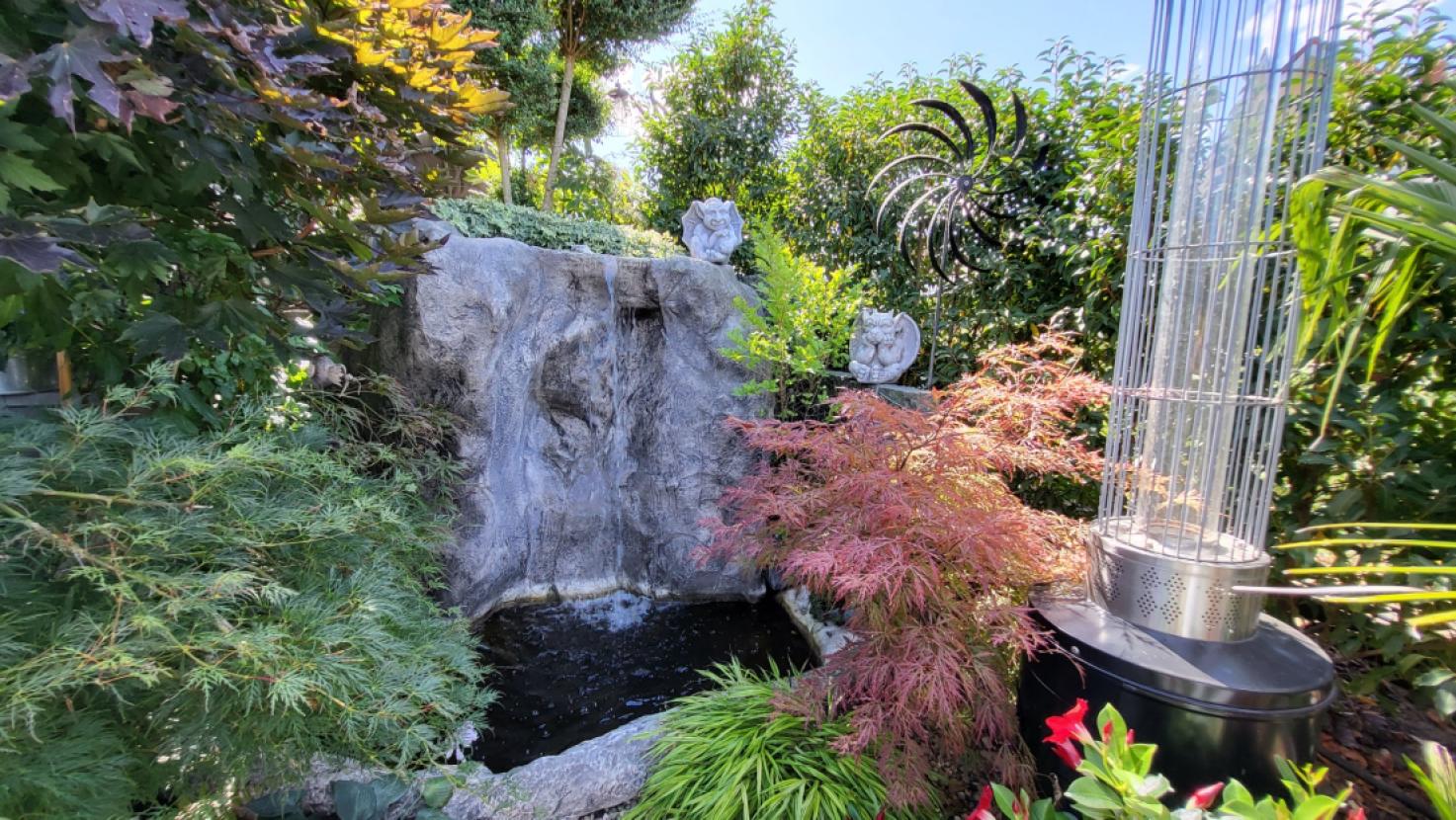 Brunnen an Sitzecker