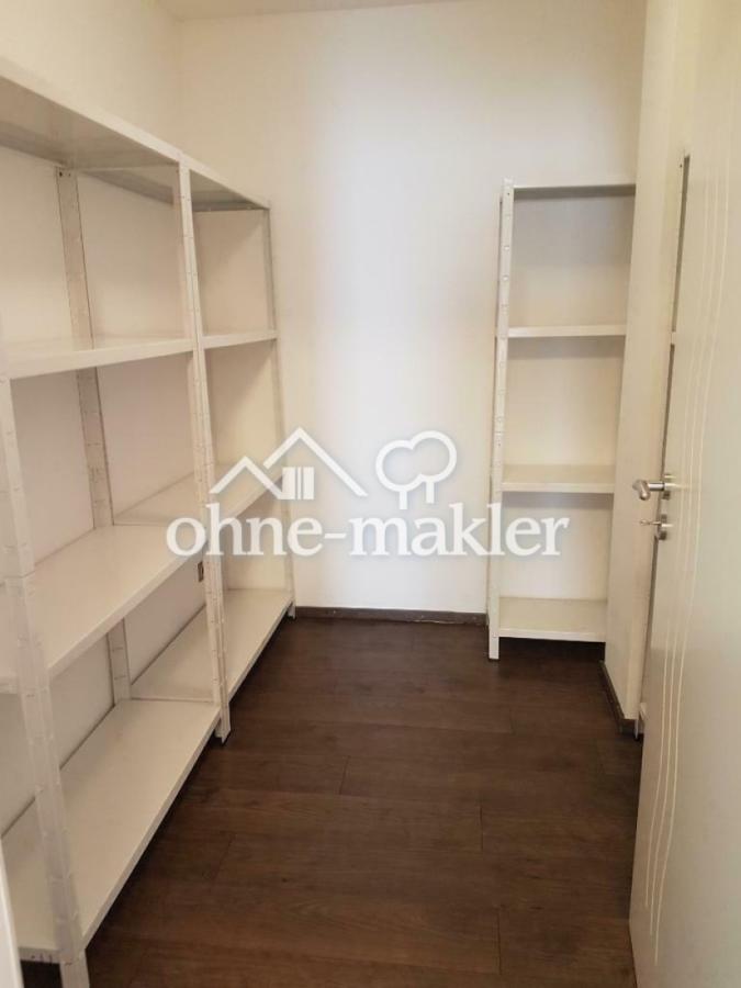 Abstellraum Lebensmittel