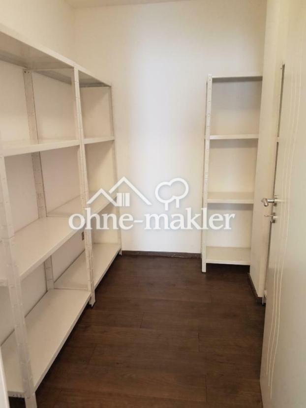 Abstellraum Lebensmittel