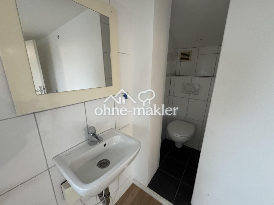 Extra Waschbecken mit WC