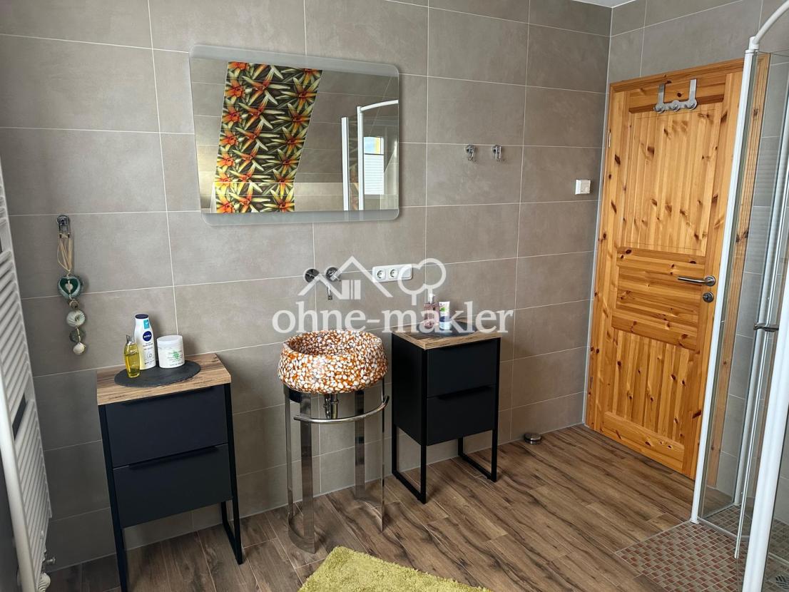 Wannenbad mit Dusche