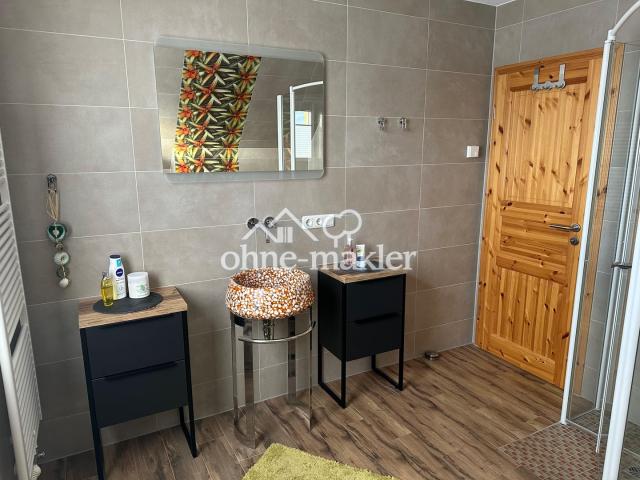 Wannenbad mit Dusche